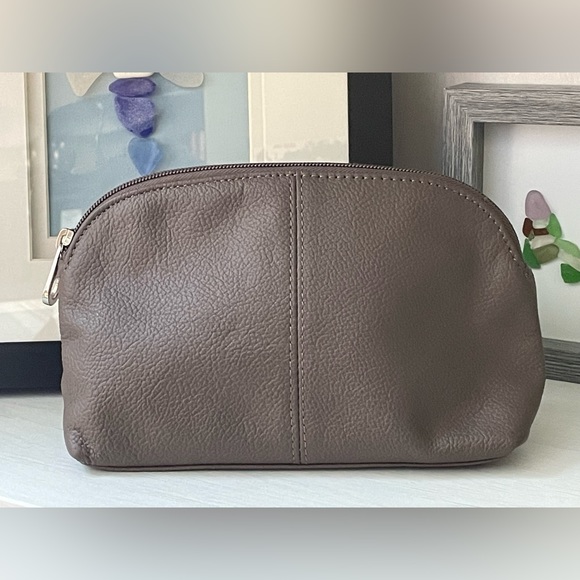 4/$25 or 5/$32   Leather Pouch - Picture 2 of 5